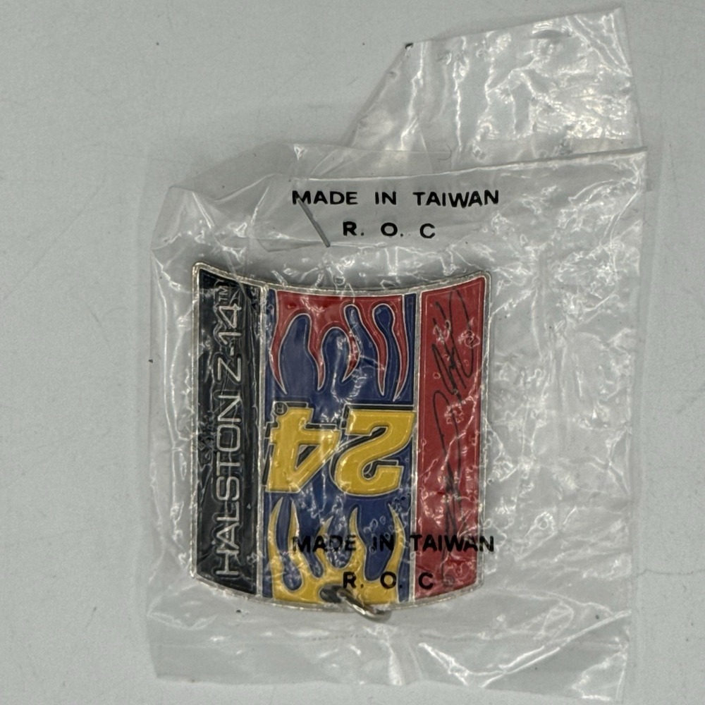 Jeff Gordon Halston Z-14 Flame Metal Keychain NASCAR Racing Collectible - Picture 4 of 4